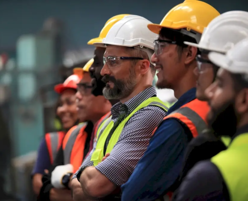 Importanța siguranței în construcții: Riscuri comune de siguranță și cum să le prevenim 6 the-importance-of-construction-safety:-common-safety-hazards-and-how-to-prevent-them